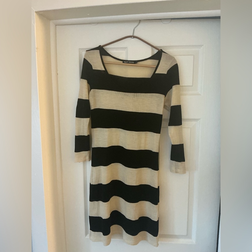 Filippa K women’s Mid-Sleeve Black & Cream Dress
